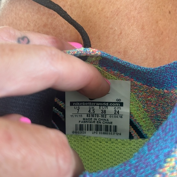 NIKE Women's Free Run Flyknit Multi-color Size 7 - Picture 7 of 7